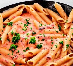 Pink sauce Pasta