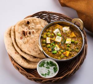Matar Paneer With 4 Tawa Roti [Serves 1]