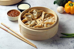 Veggie Dumplings (Whole Wheat) [8 Pieces]