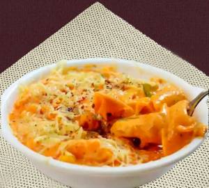 Cheesy chicken mixed sauce pasta