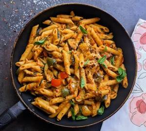 Pink Sause Pasta (Serves-2)