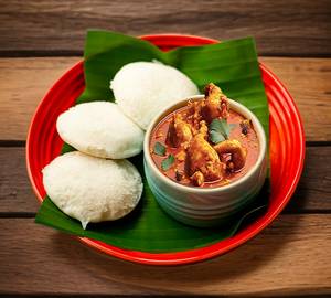 Idli (4) & Chicken Curry