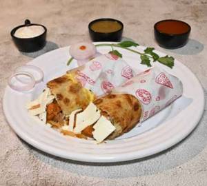 Chicken cheese egg roll