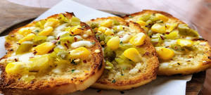 Garlic Bread With Jalapeno & Corn