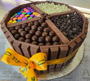 Kitkat Cake 1 Kg