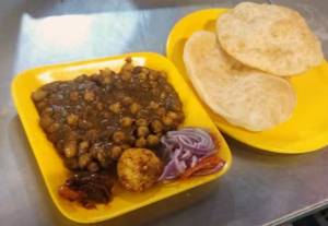 Chole Bhature + Cold Drink(sprite/coke/thums Up-250ml)