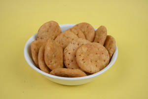 Mathri  Refined Namkeen(500 Gm)