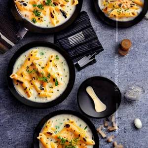 Baked pasta white sauce pasta