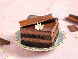 Eggless Dark Chocolate Mousse Pastry [1 Piece]