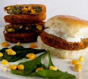Makka Palak Vada Pav 