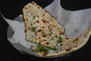 Plain Naan (1 pcs)
