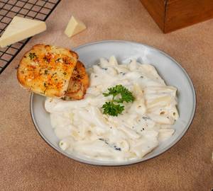 Veg Cheesy Alfredo Pasta