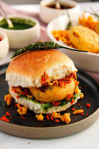 C.v Special Vada Pav