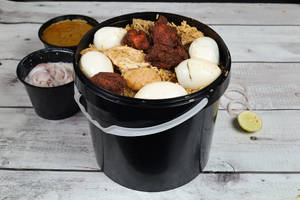 Chicken Bucket Biriyani (6 Persons)