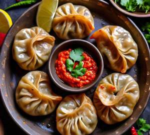Veg Momos With Special Chutney[8 Pieces]