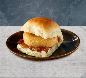Classic vadapav