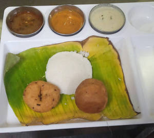 Idli (1), Vada (1), Mysore Bonda (1)