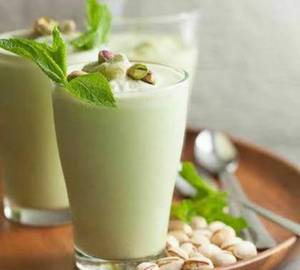 Iranian pista shake