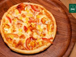 Spicy Treat Pizza (Mustard Paneer + 3 Toppings)