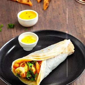 Egg schezwan roll
