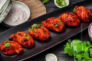 Chicken cheese tandoori momos