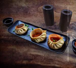 Veg cheese momos [steam]