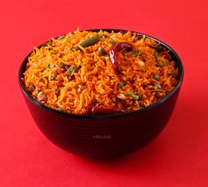 Veg Schezwan Fried Rice (Serves 1-2)