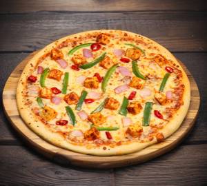 Capsicum paneer red paprika pizza