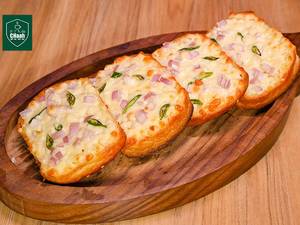 Supreme Veg Garlic Bread
