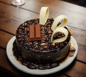 Chocolate crunch cake