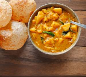 Aloo Ki Sabzi + 6 Poori