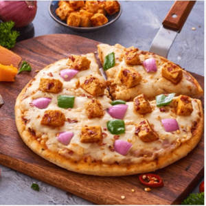 Achari Paneer Tikka Pizza