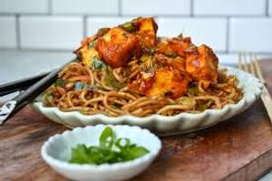 Noodles With Chilli Paneer Gravy Bowl