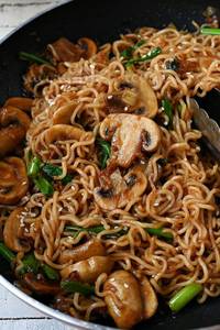 Mushroom noodles