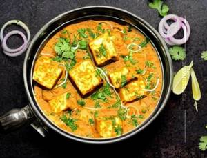 Mattar Paneer 