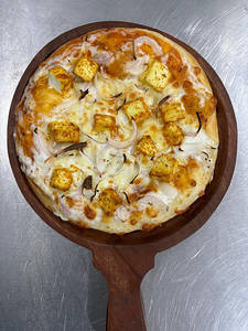 Masala Paneer & Onion Pizza Mania
