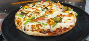 Spicy Paneer Pizza