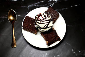 Sizzling Hot Brownie With Ice Cream