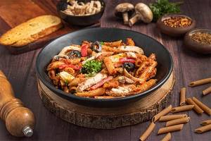 Whole Wheat Red Sauce Pasta With Smoked Chicken