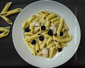 Chicken penne Alfredo pasta