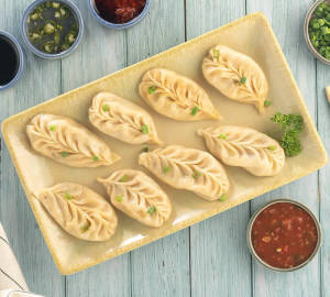 Veg Momos [10 Pieces]