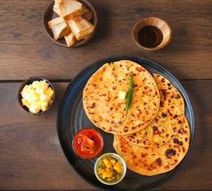 Vegetable Paratha 1 Pc