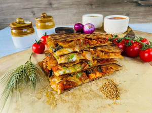 Umda Chicken Pizza Paratha