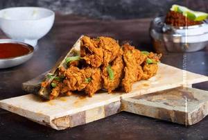 Spicy fried chicken shawarma