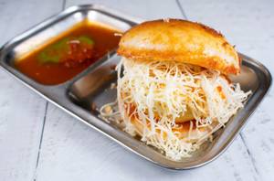 Masala Cheese Vadapav
