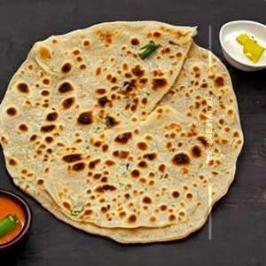 Papad Pyaz Parantha