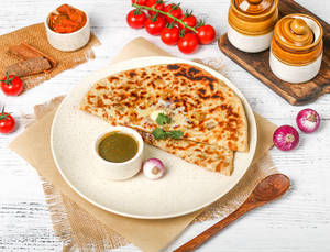 Aloo Pyaza Paratha