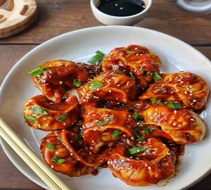 Veg mixed glazed momos