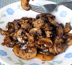 Mushroom and baby corn salt and pepper
