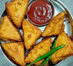 2 aloo bread pakoda